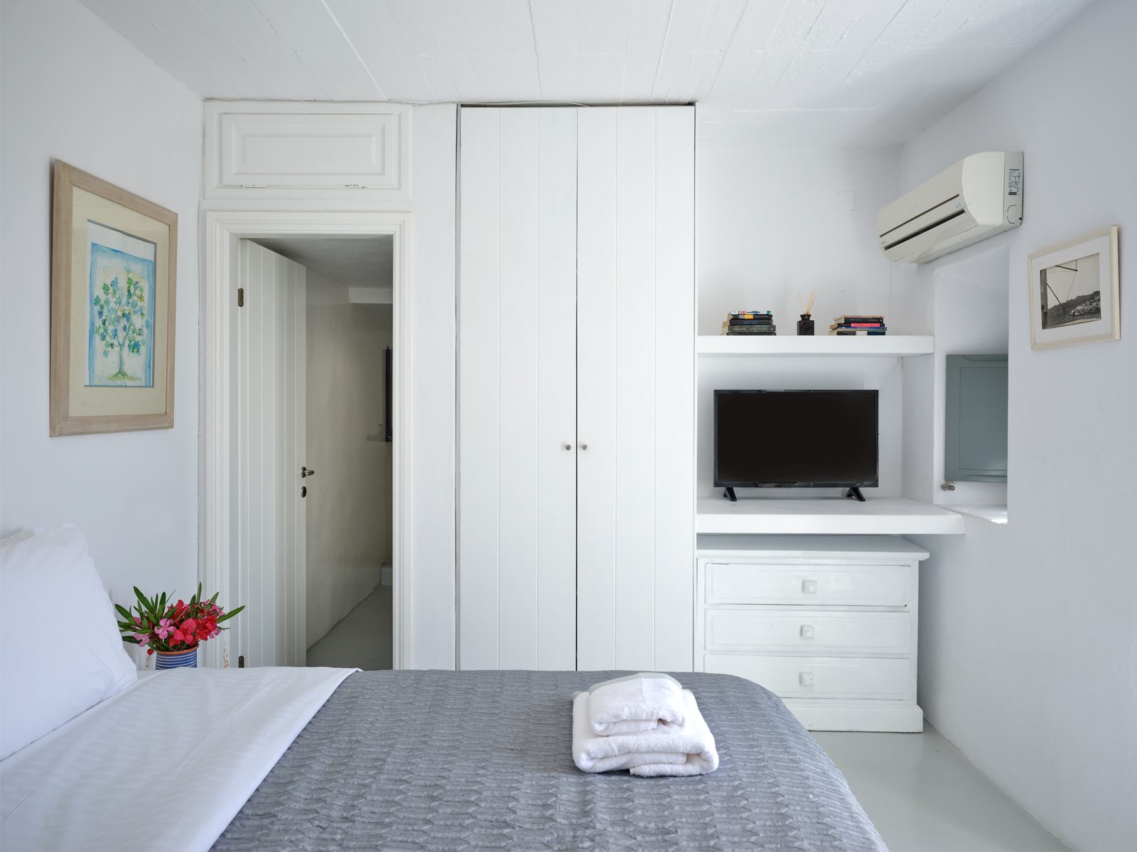 Villa Arc 180 Master Bedroom 2 photo 5