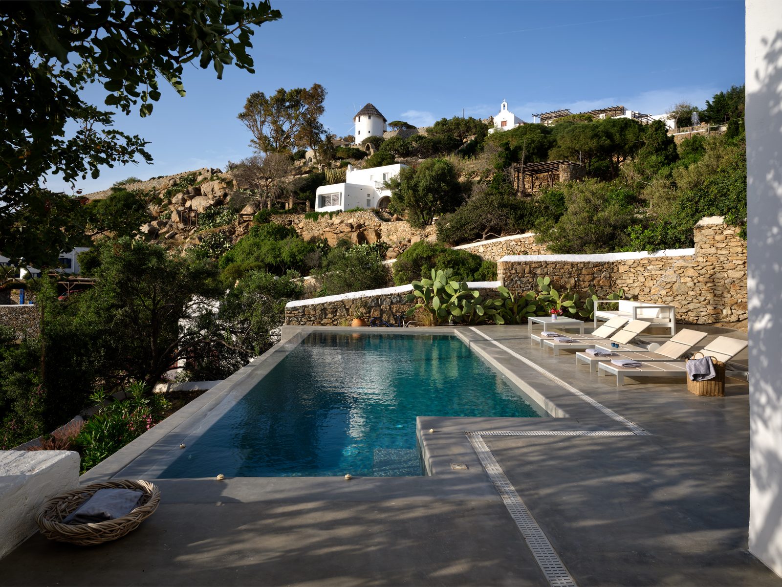 Infinity pool