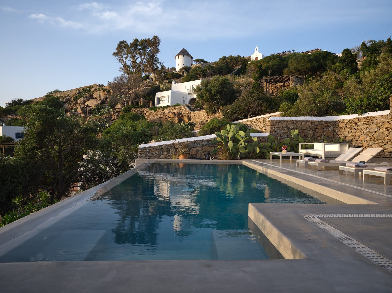 Villa Arc 180 Outdoor Spaces