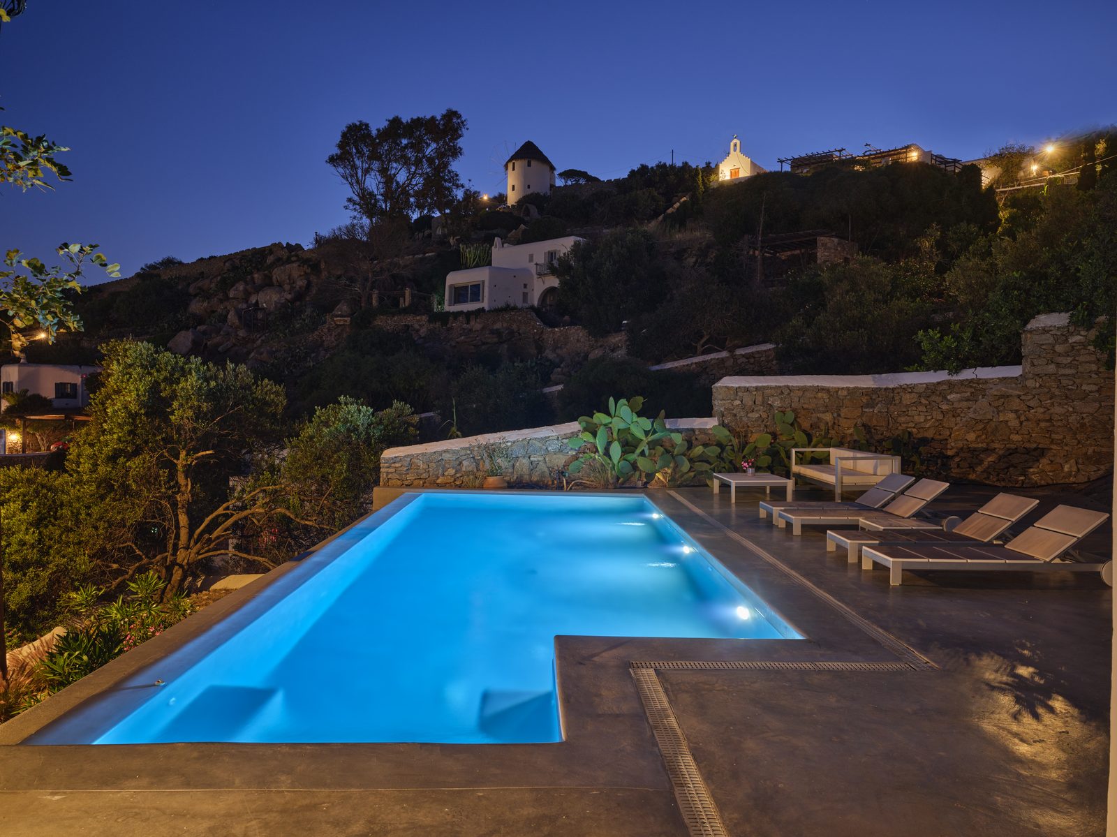 Villa Arc 180 Outdoor Spaces