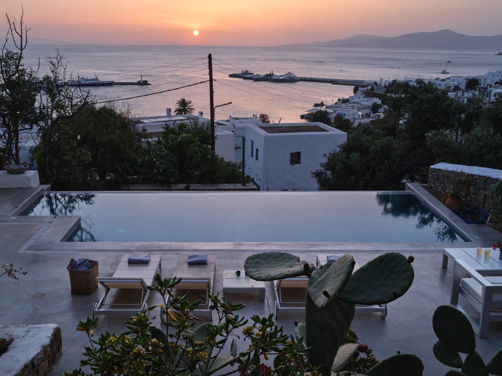 Villa Arc 180 sunset over Mykonos